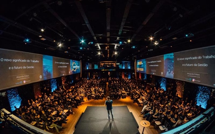 Business Conferences: Turning Professional Events Into Valuable Experiences