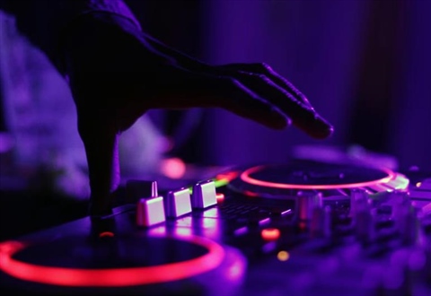 Electronic Music: How Technology Became an Instrument