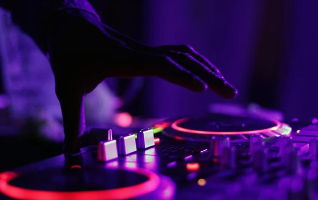 Electronic Music: How Technology Became an Instrument
