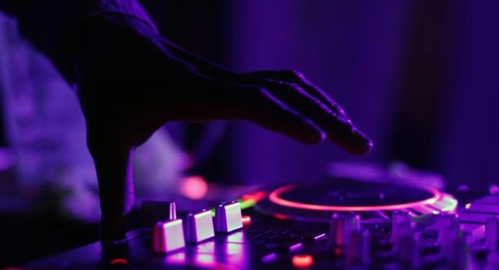 Electronic Music: How Technology Became an Instrument