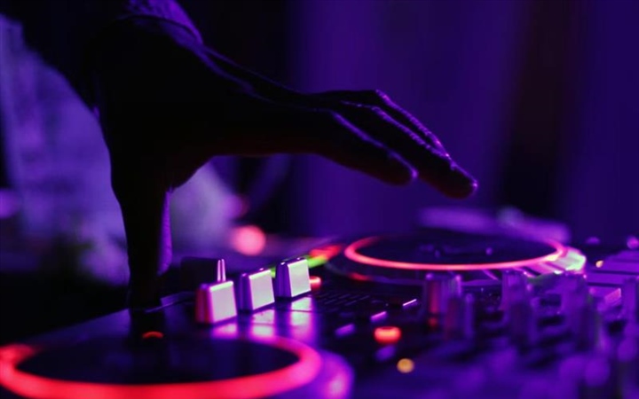 Electronic Music: How Technology Became an Instrument
