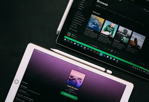 Music Streaming: How Digital Platforms Changed Listening