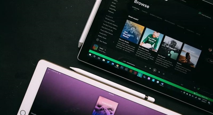 Music Streaming: How Digital Platforms Changed Listening