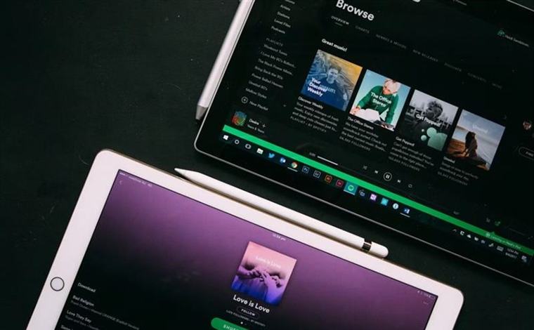 Music Streaming: How Digital Platforms Changed Listening