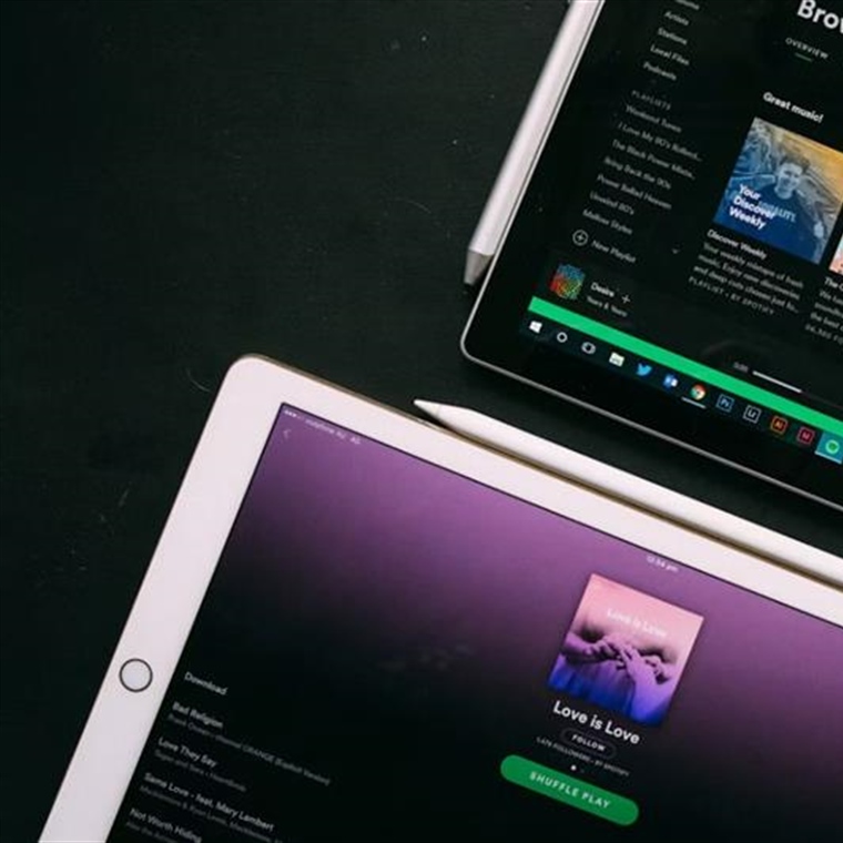Music Streaming: How Digital Platforms Changed Listening