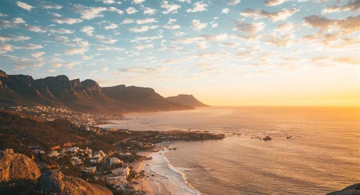 Cape Town, South Africa: Where Mountains Meet the Ocean
