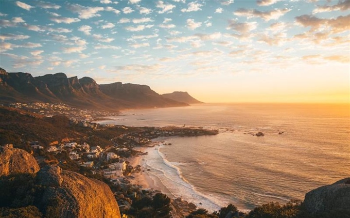 Cape Town, South Africa: Where Mountains Meet the Ocean