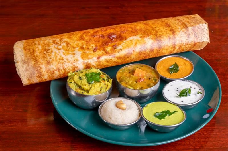 Indian Food: A World of Spices, Regions, and Culinary Traditions
