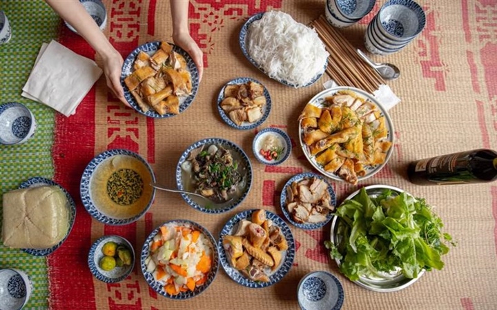 Vietnamese Food: Fresh Herbs, Fragrant Broths, and Street-Side Dining