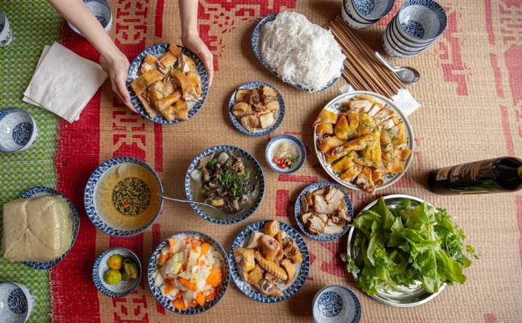 Vietnamese Food: Fresh Herbs, Fragrant Broths, and Street-Side Dining