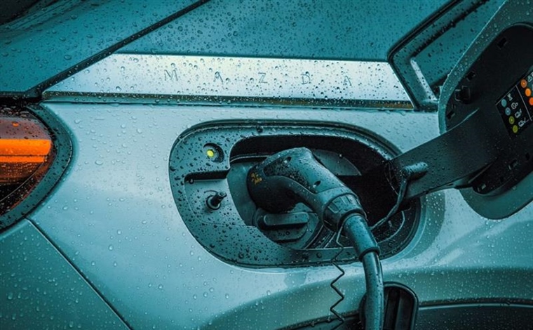 Why Electric Cars Feel So Fast