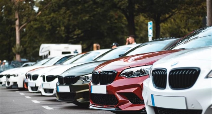 Gasoline Cars: Why They Are Still Popular