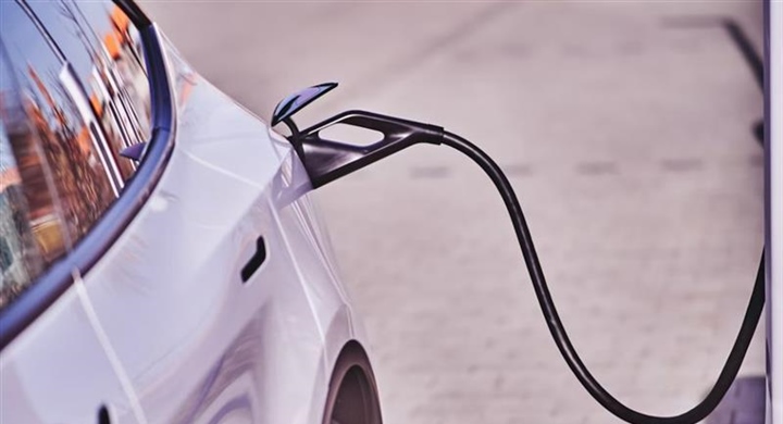 Electric Cars and Road Trips: Are They Practical?