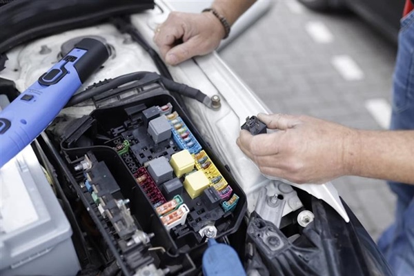 Car Maintenance: Electric vs Conventional Vehicles