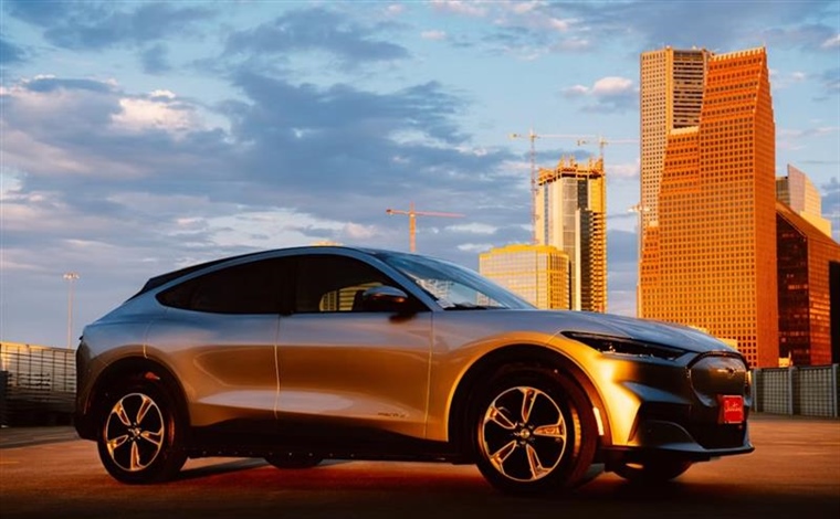 The Future of Cars: Will Electric Vehicles Replace Gasoline Cars?