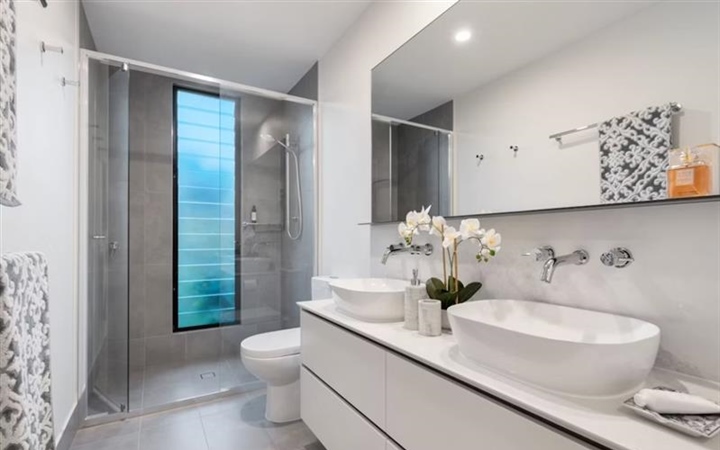 Bathroom Interior Design: Creating a Practical and Relaxing Space