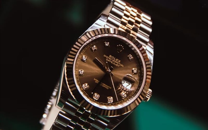 Luxury Watches: What Makes an Expensive Watch Valuable?