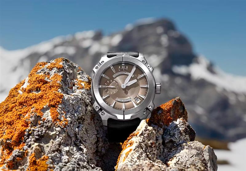 Watch Materials: Steel, Titanium, Ceramic, Gold, and More