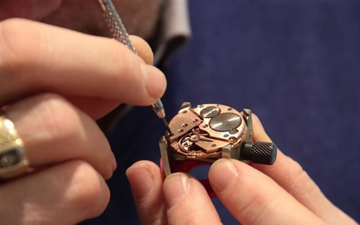 How to Care for a Watch and Keep It Running for Years